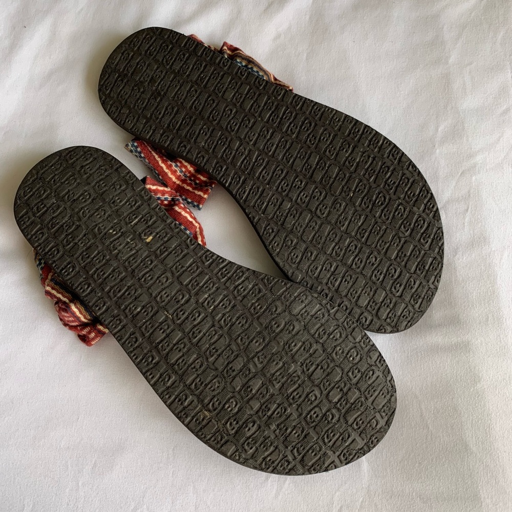 sanuk sandals - Picture 4 of 4